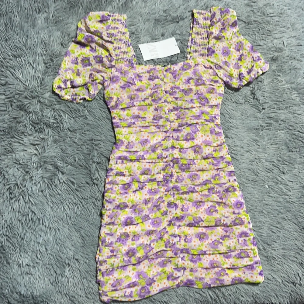 🥰🥰ZARA Floral Ruched Puff Sleeves Mini Dress🥰🥰 - Picture 4 of 16